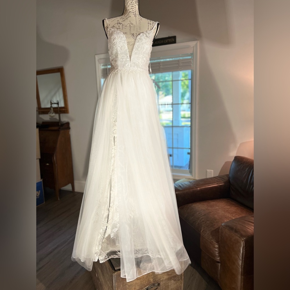 BRAND NEW Bridal Gown